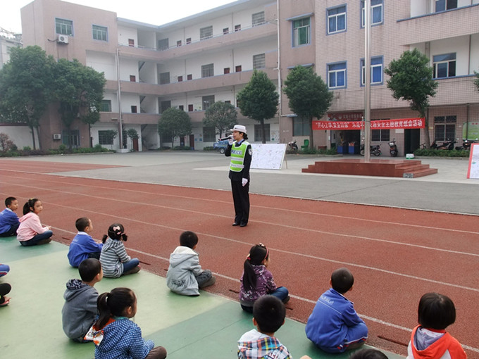 醴陵实验小学成功创建株洲市防震减灾科普教育示范学校