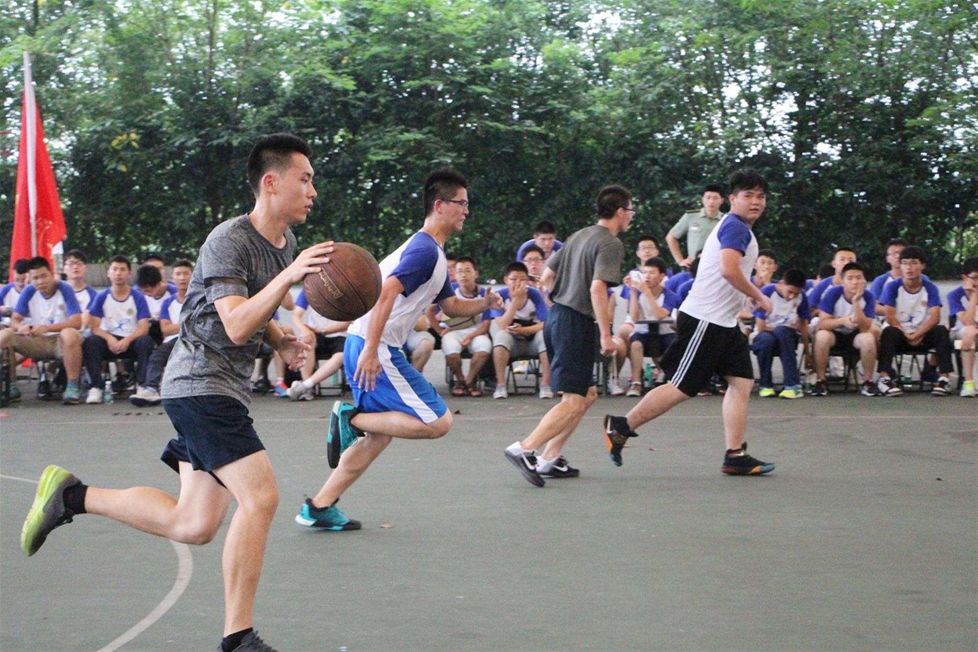 活动的风气,增强班级凝聚力,展示同学们的体育才华,激发广大学生热爱